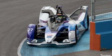 Alexander Sims takes historic third consecutive pole position for BMW in Diriyah