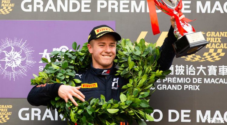 Each F1 team to provide Pirelli with mule car for 18-inch tyre testing