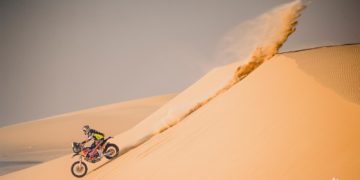 Carlos Sainz shines on Stage Ten as Dakar reaches final stages