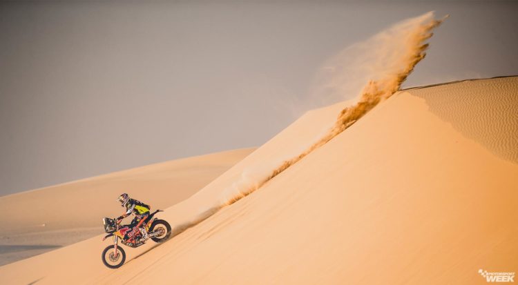 Carlos Sainz shines on Stage Ten as Dakar reaches final stages
