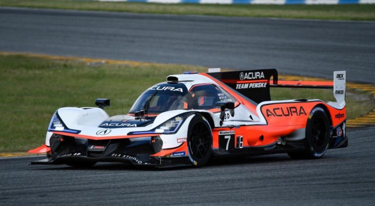 Acura Team Penske heads first Sunday Roar session