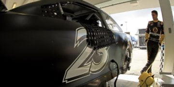 David Ragan extends career with Rick Ware Racing deal for Daytona 500