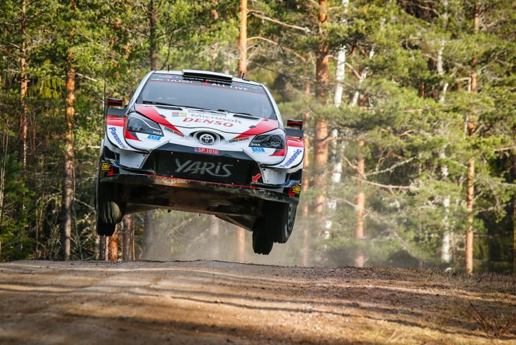 Evans sets Rally Sweden speed, holds overnight lead