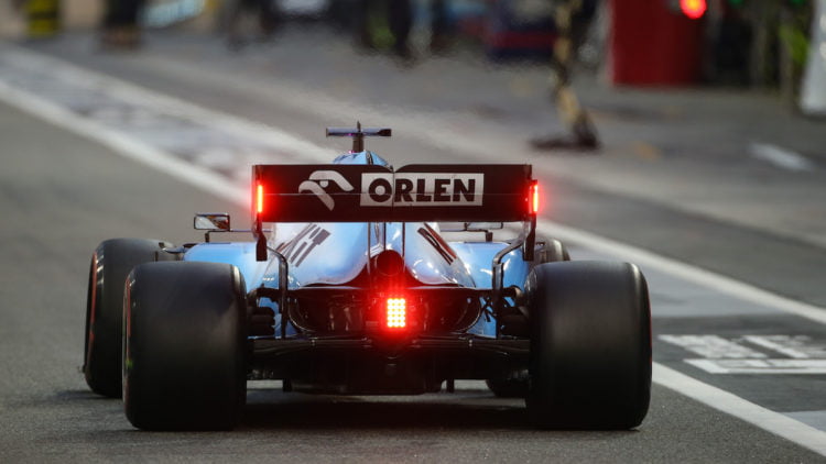 Williams fires up its FW43 for the first time