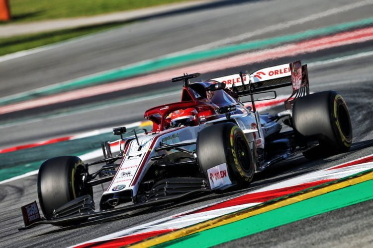 Kubica quickest at Barcelona as F1 testing resumes