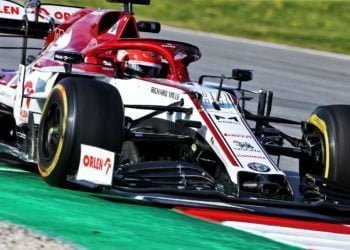 Kubica fastest as second test gets underway