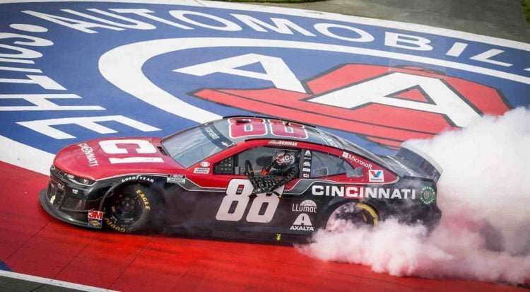 Bowman wins Auto Club 400