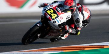 Suzuki snatches Qatar Moto3 pole by 0.008