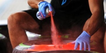 Drivers opt for mixed tyre selections for Bahrain GP