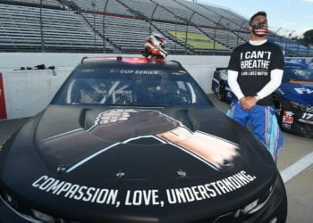 NASCAR bans Confederate flag from races