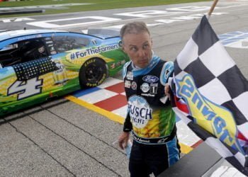 Kevin Harvick wins at Atlanta Motor Speedway