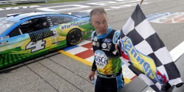 Kevin Harvick wins at Atlanta Motor Speedway