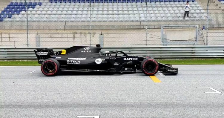 Over 100 laps for Ricciardo as Renault returns