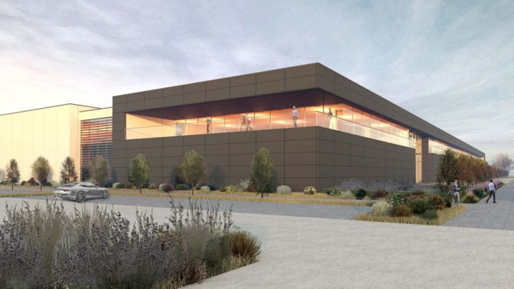 Aston Martin F1 factory delayed by a year