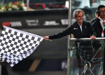 F1 to raise money for charity by adding names to chequered flags