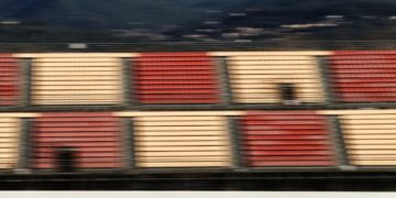 Renault F1 boss fears empty grandstands until 2021