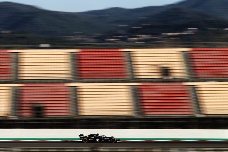 Renault F1 boss fears empty grandstands until 2021