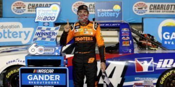Chase Elliott announces recipients of Kyle Busch bounty money