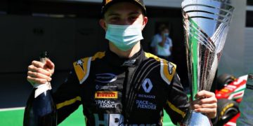 Piastri storms to opening F3 race win on debut