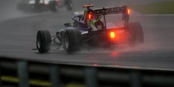 Barnicoat replaces Ahmed at Carlin for Silverstone