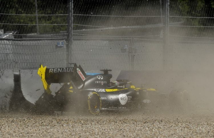 Ricciardo bruised but given all-clear after crash