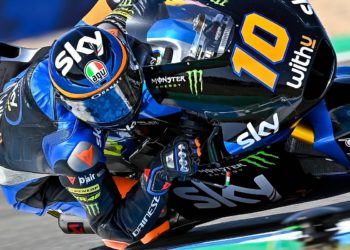 Marini dominates Jerez Moto2 contest ahead of Nagashima