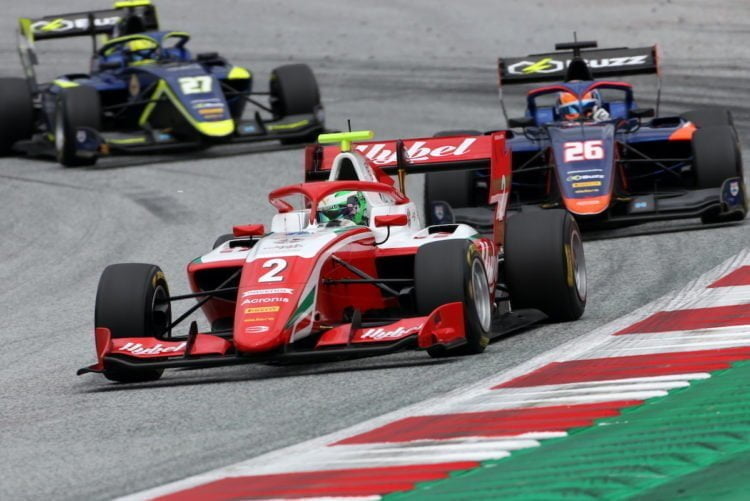 Vesti snatches F3 pole in incident-packed session