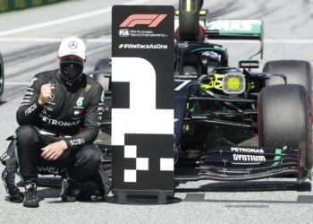 Bottas beats Hamilton to pole as Mercedes crushes rivals