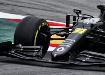 Technical Insight: Renault debuts new front-wing design in Austria