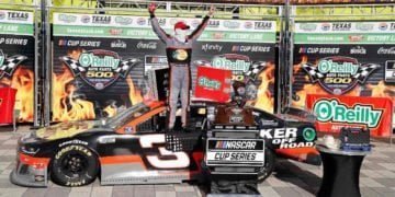 Austin Dillon leads Richard Childress Racing 1-2 at Texas Motor Speedway