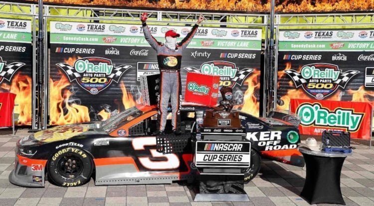 Austin Dillon leads Richard Childress Racing 1-2 at Texas Motor Speedway