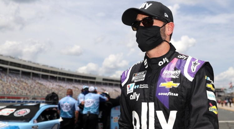 Jimmie Johnson cleared to race at Kentucky Speedway