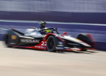 Rowland takes pole position amid Berlin qualifying chaos
