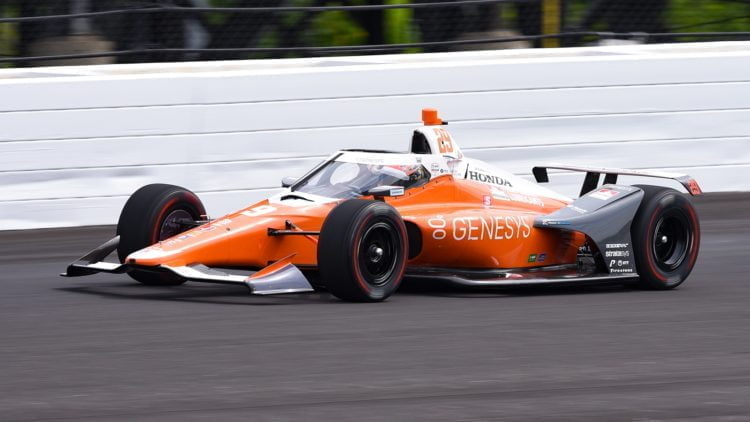 Hinchcliffe leads on opening day of Indy 500 practice