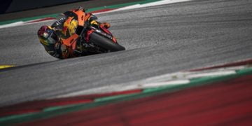 Espargaro puts KTM on top in Austrian FP1 ahead of Dovizioso