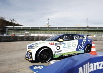 Bueno takes dominant Berlin Race 1 win over debutant Foster