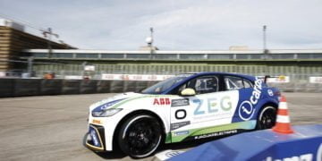 Bueno takes dominant Berlin Race 1 win over debutant Foster