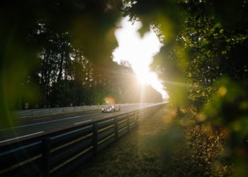 Le Mans – Hour 21: Rebellions bunch up