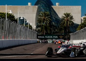 Newgarden wins chaotic Firestone GP, Dixon claims sixth IndyCar title