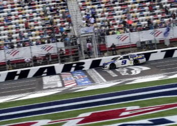 Chase Elliott repeats on Charlotte Motor Speedway Roval