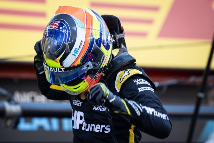 Renault-backed F3 champion Piastri to get first F1 test