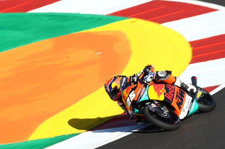 Fernandez claims crushing Portuguese Moto3 win, Arenas holds on to win title