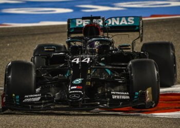 Hamilton takes 98th career pole in Bahrain qualifying