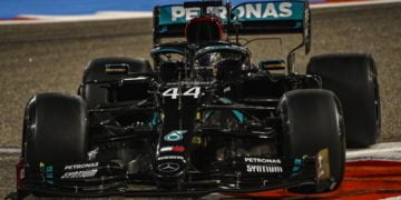 Hamilton takes 98th career pole in Bahrain qualifying