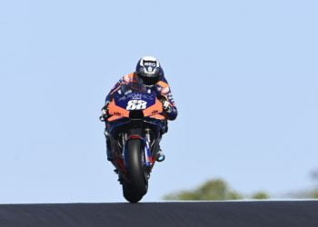 Oliveira pulls off dominant home win in Portuguese MotoGP finale