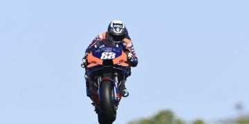 Oliveira pulls off dominant home win in Portuguese MotoGP finale