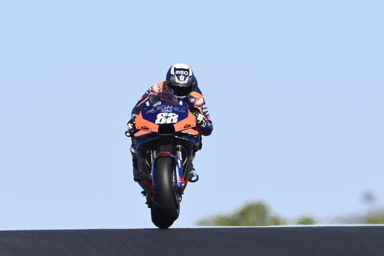 Oliveira pulls off dominant home win in Portuguese MotoGP finale