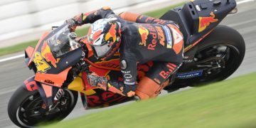 Espargaro and KTM take shock pole for European MotoGP contest at Valencia