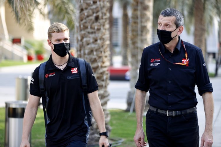 Schumacher steps up to Haas on multi-year deal