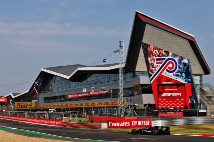 Silverstone renames pit straight in honour of Hamilton